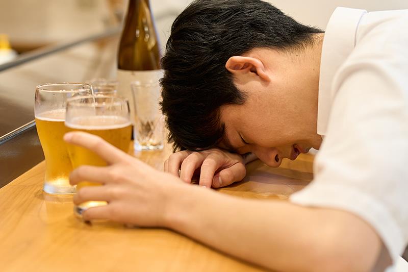 Individuals with high alcohol consumption are at increased risk of <a href="https://www.mims.com/philippines/disease/colorect