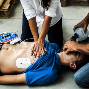 Chest compression-only vs standard CPR: Which strategy is better in adults with OHCA?