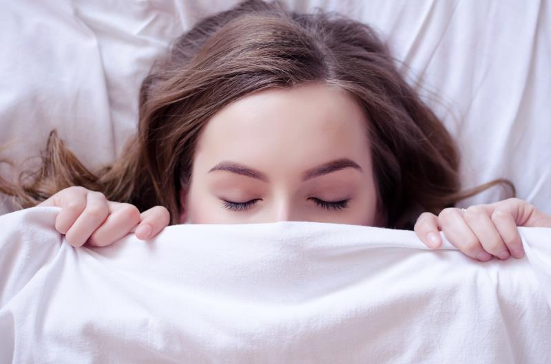 Brief multicomponent intervention helps reset circadian timing in teens
