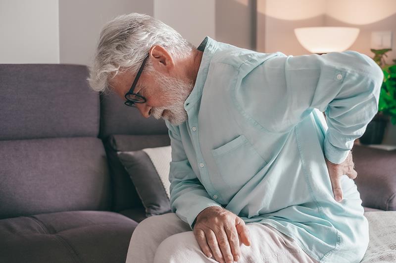 Hepatic steatosis increases non-calcified plaque burden