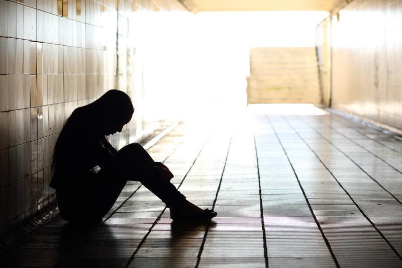 Glucocorticoid treatment carries risk of adverse psychiatric outcomes