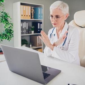 Stopping anti-TNF therapy risky in paediatric IBD