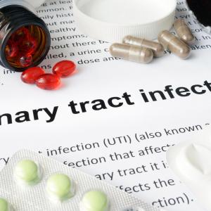 Cefdinir vs cephalexin: Which is a better step-down therapy in severe UTI?